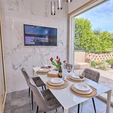 Casa vacanze Rimini, 4 Con Giardino Privato E Parcheggio Gratuito, Relax A 10 Minuti Dal Mare Casalecchio