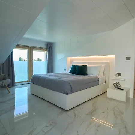 Rimini, 4 Con Giardino Privato E Parcheggio Gratuito, Relax A 10 Minuti Dal Mare Casalecchio