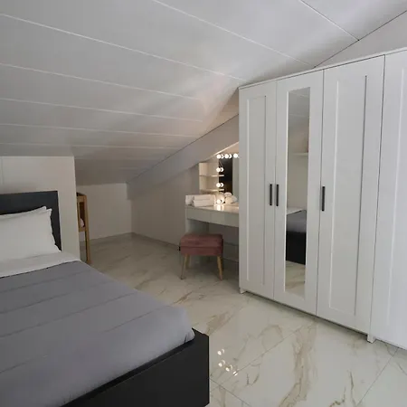 Rimini, 4 Con Giardino Privato E Parcheggio Gratuito, Relax A 10 Minuti Dal Mare Casa vacanze *