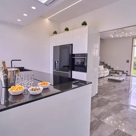 Rimini, 4 Con Giardino Privato E Parcheggio Gratuito, Relax A 10 Minuti Dal Mare *