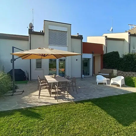 Casa vacanze Rimini, 4 Con Giardino Privato E Parcheggio Gratuito, Relax A 10 Minuti Dal Mare *