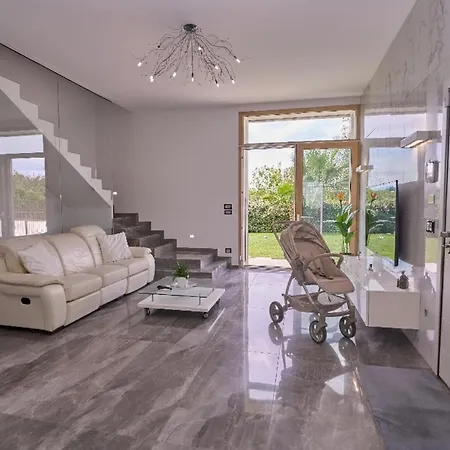 度假居 Rimini Relax Totale Giardino Recintato Parcheggio E Kit Bimbi *