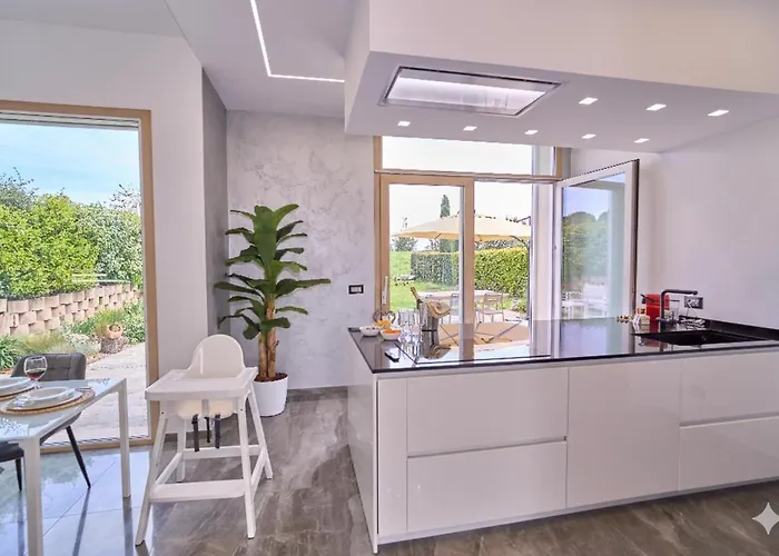 Rimini Relax Totale Giardino Recintato Parcheggio E Kit Bimbi بيت للعطل *